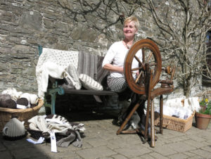 spinning fleece into wool